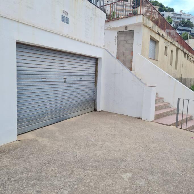 Les Pieds Dans L'Eau, La Tete Dans Les Nuages, Roses Apartment Exterior foto